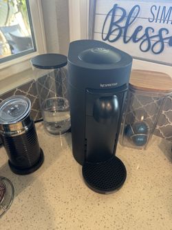 Nespresso Vertuo Plus Deluxe
