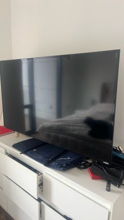 Vizio 43″ Smart TV – Good Condition