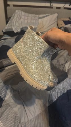 Girl boots