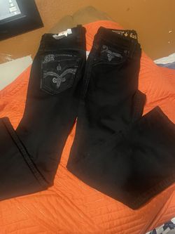 Rock Revival Nuevo Originall  Color Negro Obscuro,  31/32 32/32 32/30 $150 Each Firm