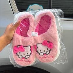 Hello Kitty Slippers Sizes 6,7,8, & 9