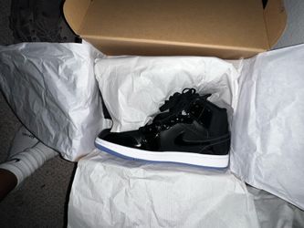 Jordan 1 Mid SE Space Jam