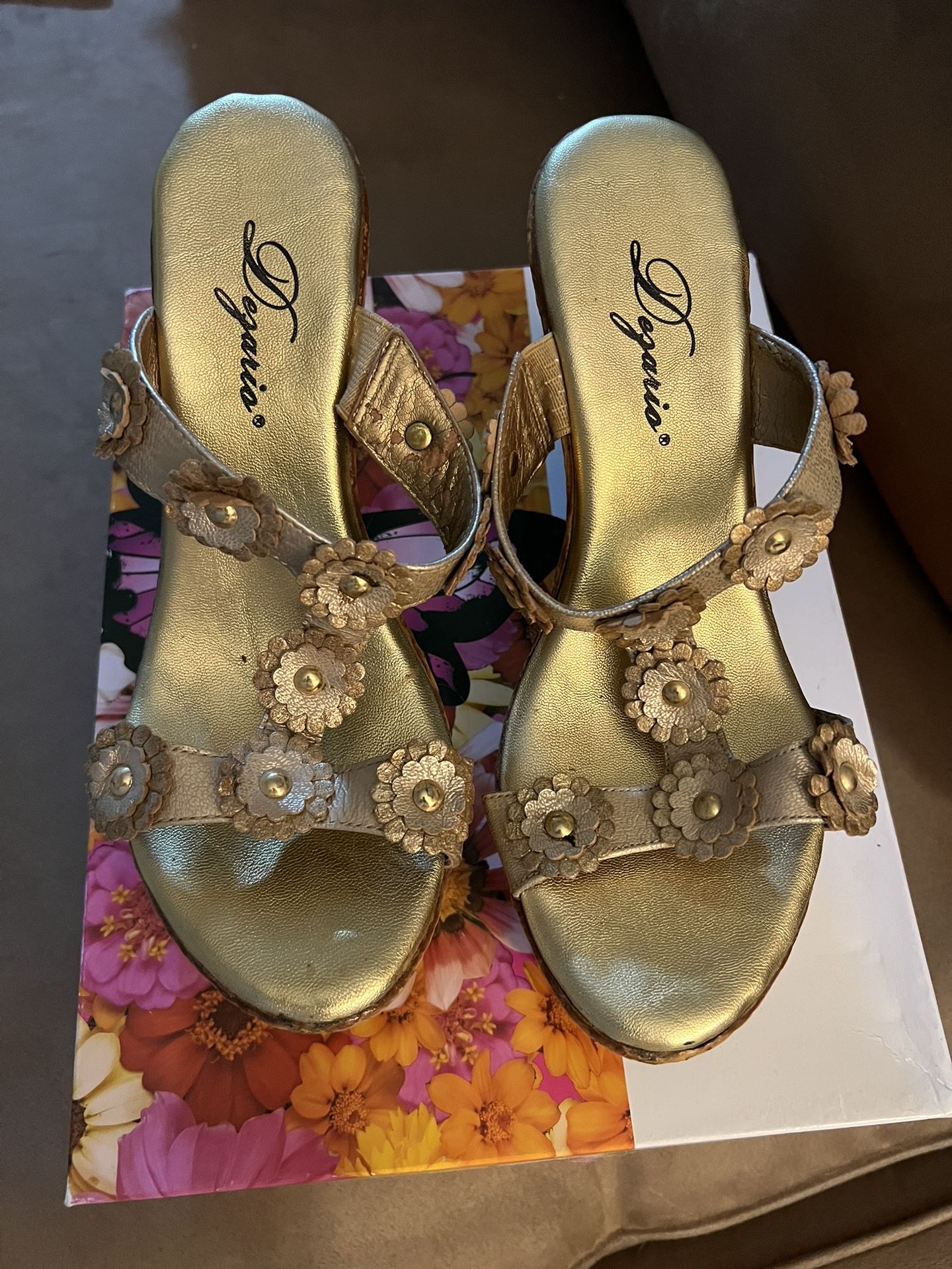Wedge Sandals With Gold Flowers