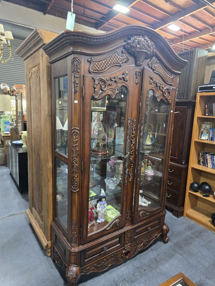 Large Ornate Carved Wood China Cabinet / Curio Hutch