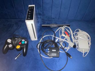 Nintendo Wii Console Bundle with Accessories