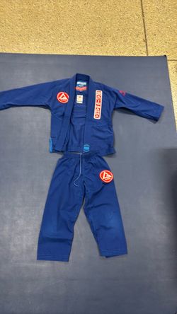 Gracie Barra Jujitsu Gi and pants.