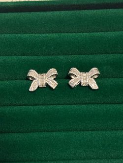 Bow earrings