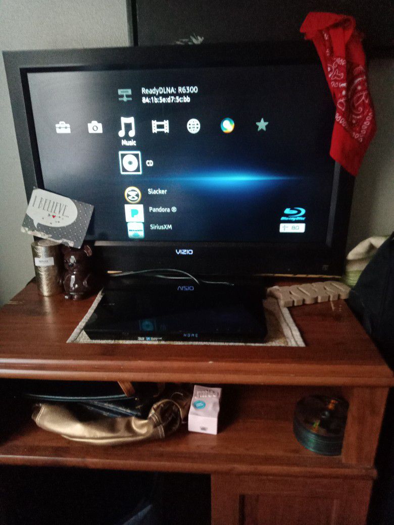 TV 32 Inch And 3d Blu-ray Player 50 Obo