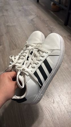 Adidas Men’s 6.5 grand court shoes