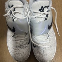 KDs, White and gray, 10.5