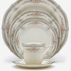 Rothschild By Noritake 40 PC china Set 