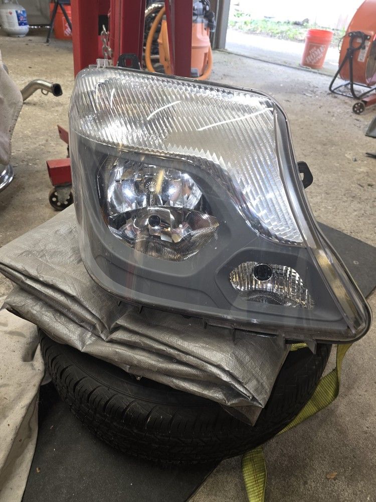 2014-2018 SPRINTER OEM HEADLIGHT