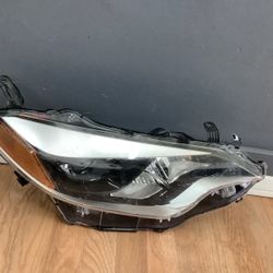 2016 2017 2018 TOYOTA RAV4 RIGHT HEADLIGHT