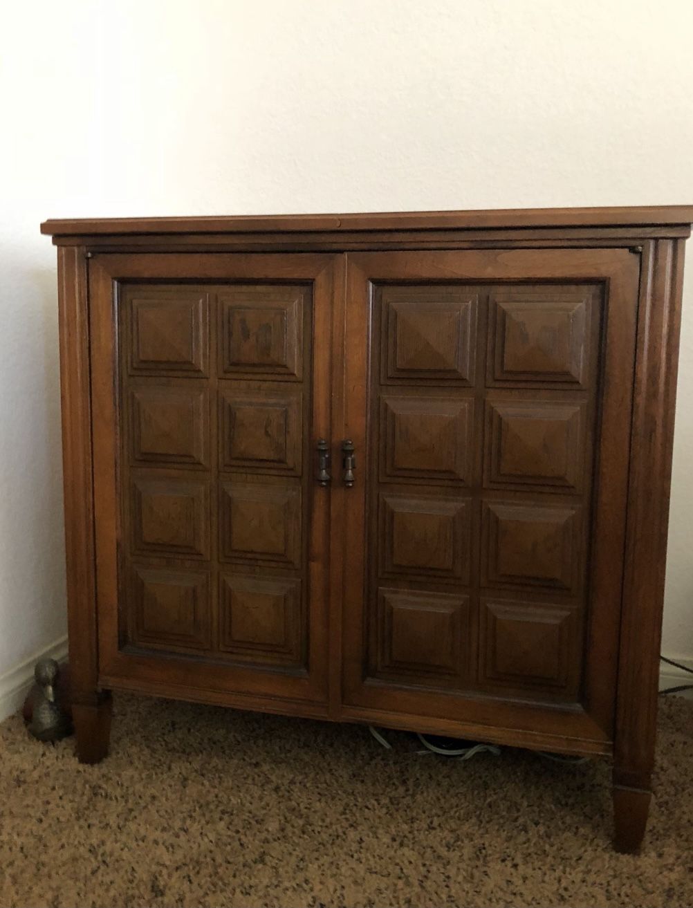 Vintage Sewing Machine & Cabinet