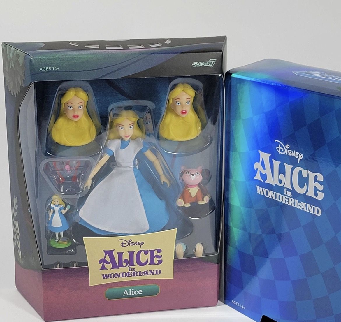 Super7 Ultimates! Disney ALICE Alice in Wonderland Action figurine