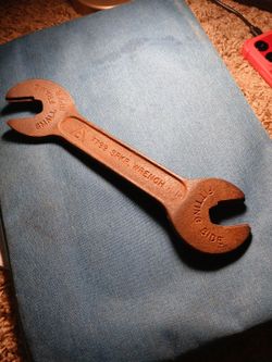 Vintage Grinnell F799 Fire Sprinkler Head Wrench Tool G Triangle Logo 

📸