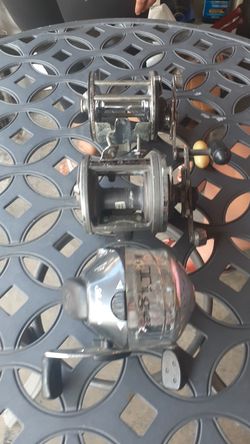 Fishing rails good working condition