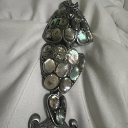 Vintage 1970s Abalone shell fish pendant 