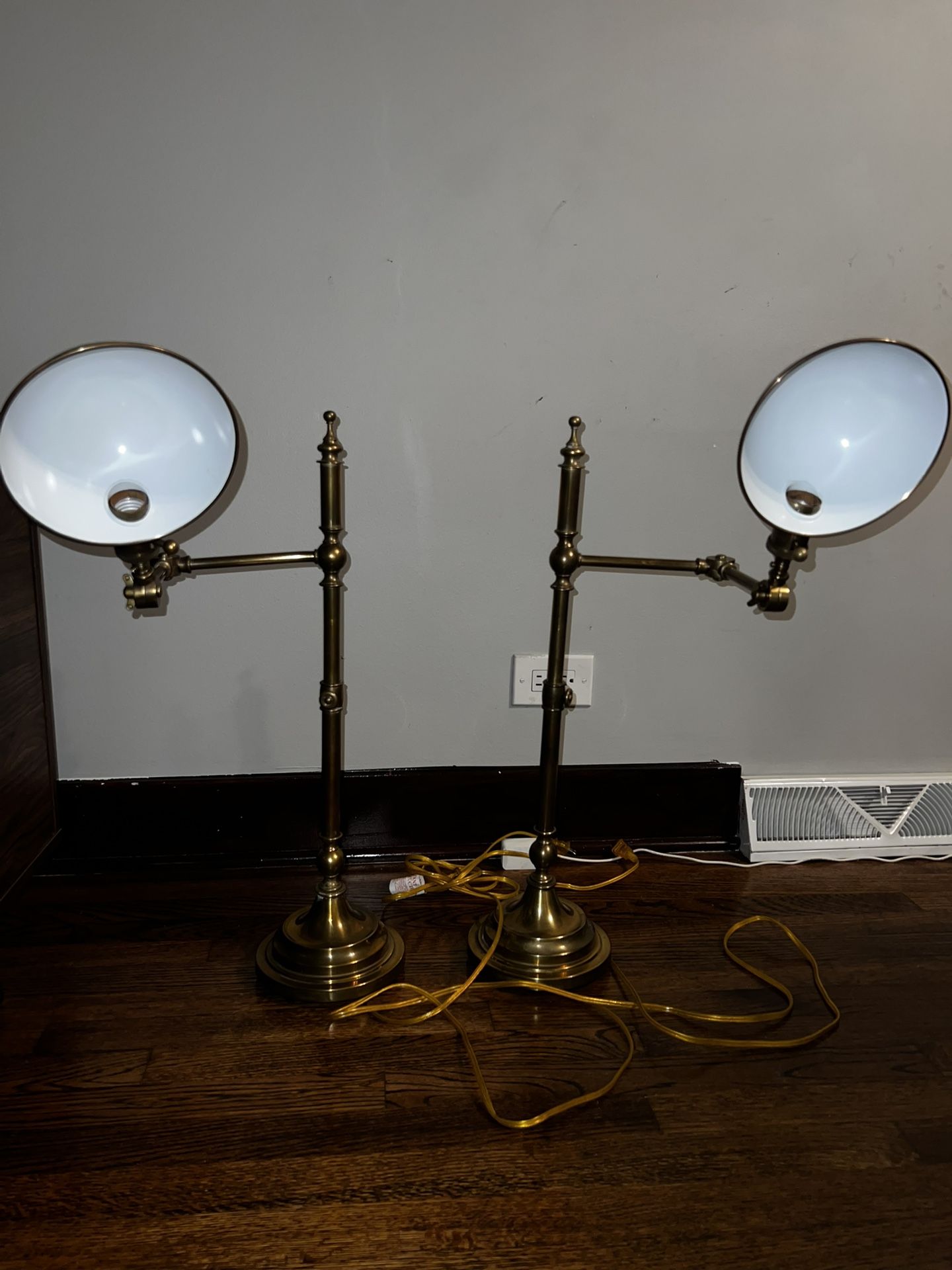 Robert Abbey articulating brass lamp.vintage 