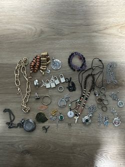 Jewelry Necklaces Bracelets Rings Pendants & Accessories