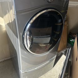 Whirlpool Dryer and Samsung Washer Set