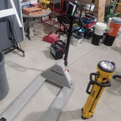 Strongway 5500 Lb Capacity