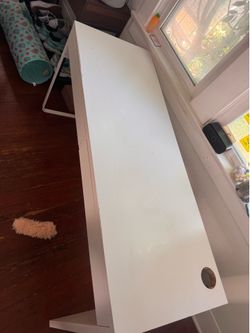 White writing desk