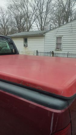 Bed cover hard top 6 ft of F-150