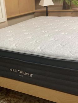 Helix Luxe Twilight King Mattress (Firm) ❤️
