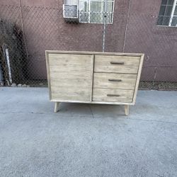 Living Spaces Media Console Entertainment Center Tv Stand Cabinet Credenza.