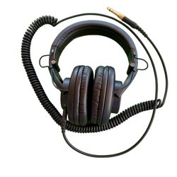 Shure SRH440 Professional Studio Headphones