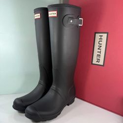 New Hunter Original Tall Rubber Waterproof women’s boots - black matte- size 9