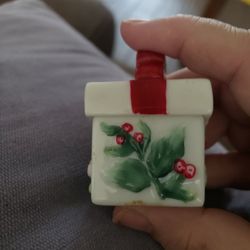 Christmas salt and pepper shakers