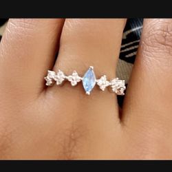 925 Sterling Silver Blue Topaz  Ring Size 8