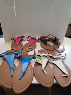 Women Flat Patent Leather Sandals. Nwt. Size 7. $2 each