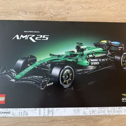 LEGO Technic Aston Martin Aramco AMR25 F1 Car 42240