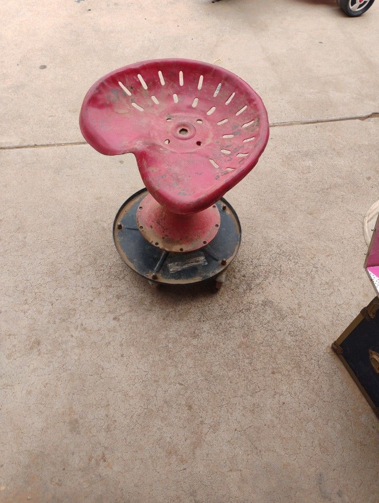 Tractor Chair On Wheels 