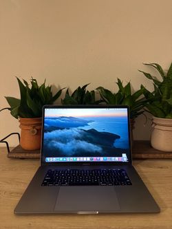 MacBook Pro 15 inch touchbar