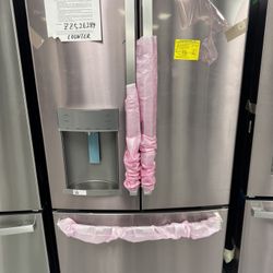 GE counter Depth Refrigerator With Water And Ice