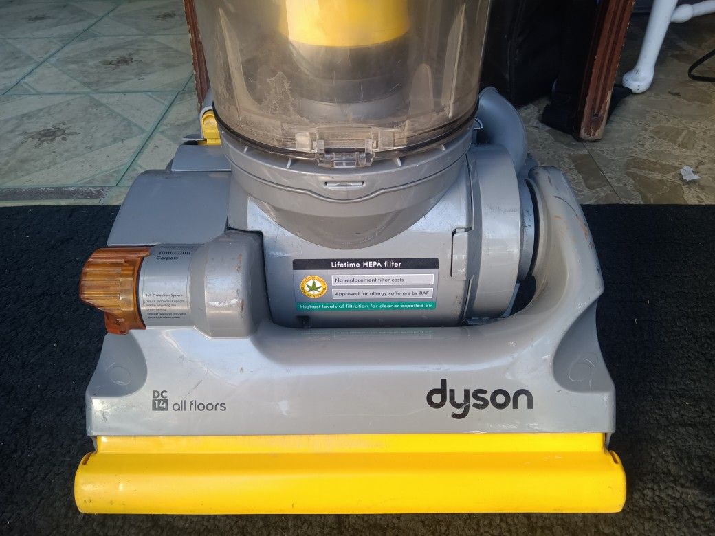 Dyson DC 14 Vacuum Cleaner