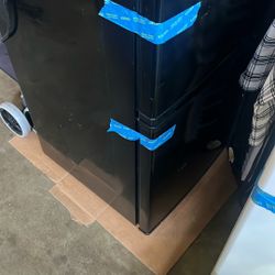 Mini Fridge 