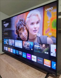FOR  SALE  SMART  CAST  TV  VIZIO   XLED  70"  4K  VIVIDO   DOLBY  VISION  HDR10   FULL  UHD  2160p🍀 ( NEGOTIABLE ) 🍀 FREE   DELIVERY🍀