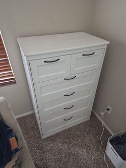 Dresser set