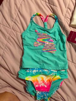 Swimwear sizes 4 to 10