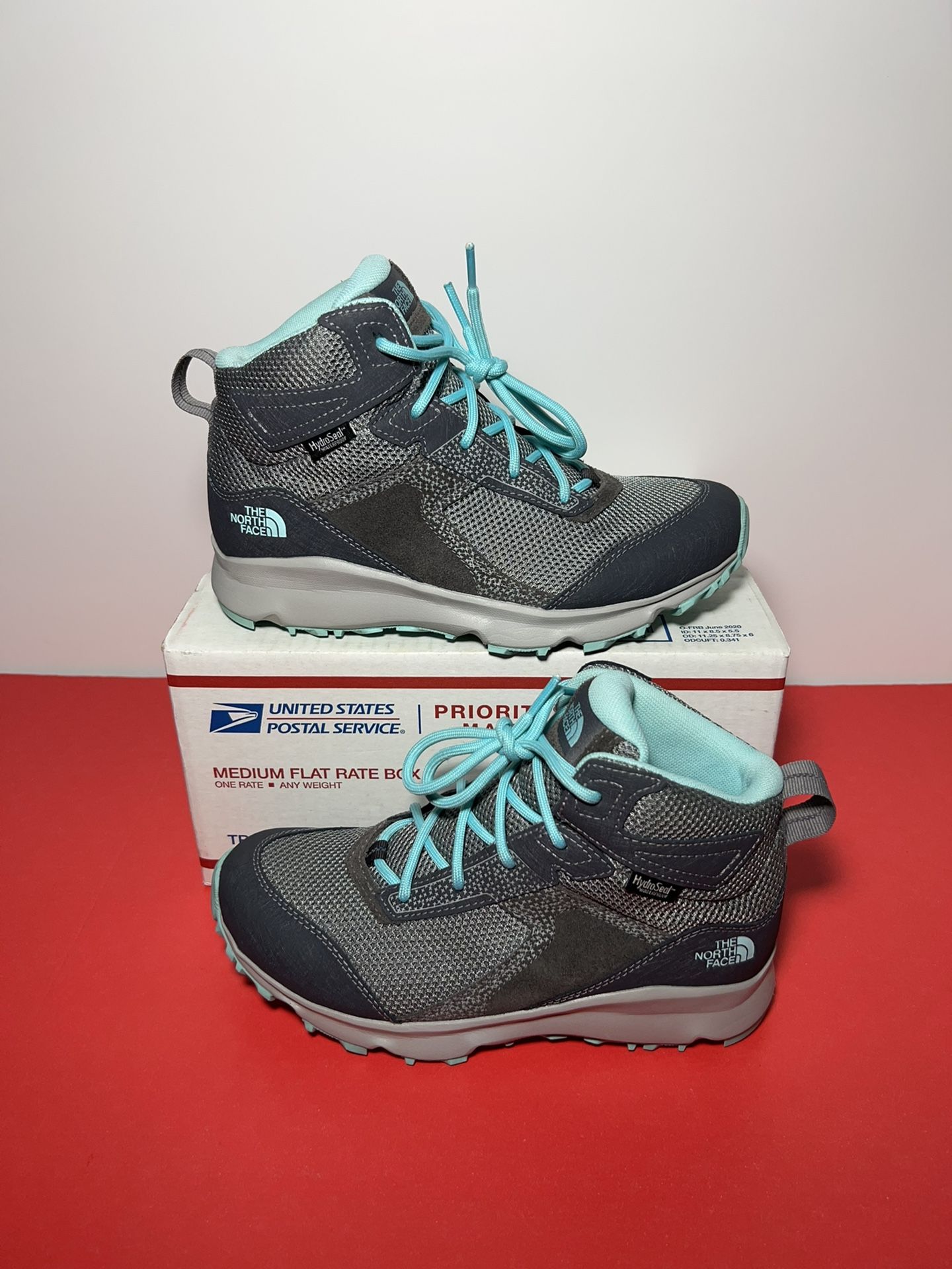 the north face womens tracking hiking Snow Rain Boots “lightly Worn” Size 5