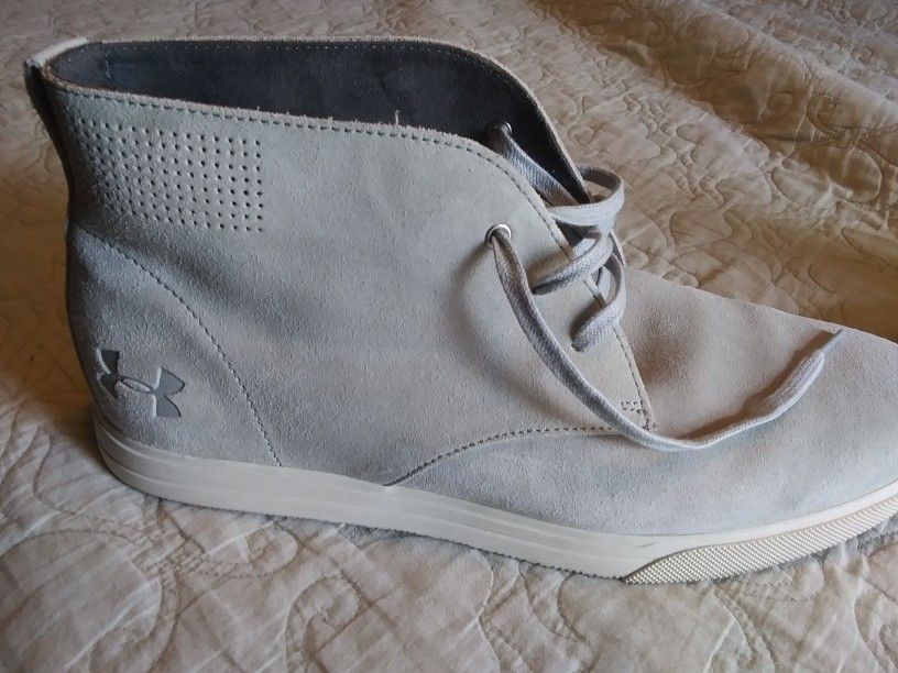 Men's Size 12 Shoe