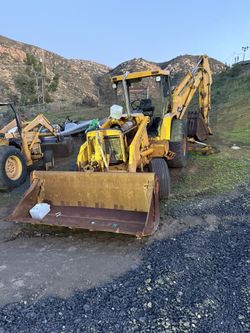 Backhoe John Deere 710b