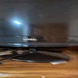 Dynex Tv 40 Inch With Remote Build In DVD Player 