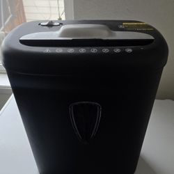 Amazon basics paper Shredder