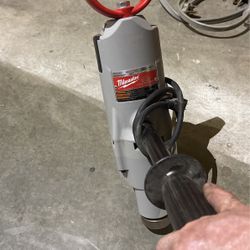 Brand New  Milwaukee inch and a quarter heavy duty super super whole shooter